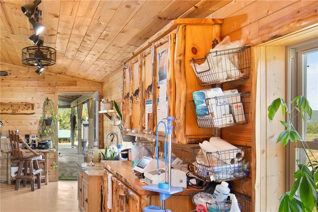 5164 Lincoln Hwy, Quemahoning Twp, PA 15563