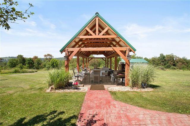 5164 Lincoln Hwy, Quemahoning Twp, PA 15563