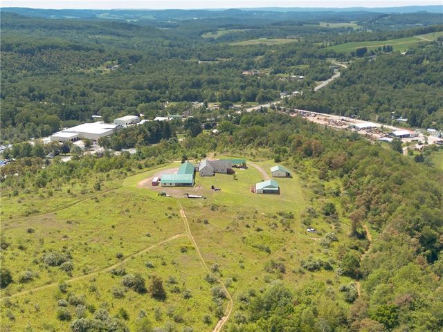 5164 Lincoln Hwy, Quemahoning Twp, PA 15563