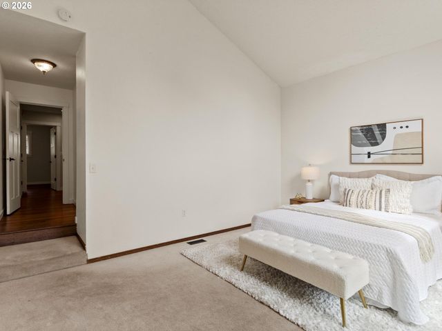 2564 BRONCO Ct, West Linn, OR 97068