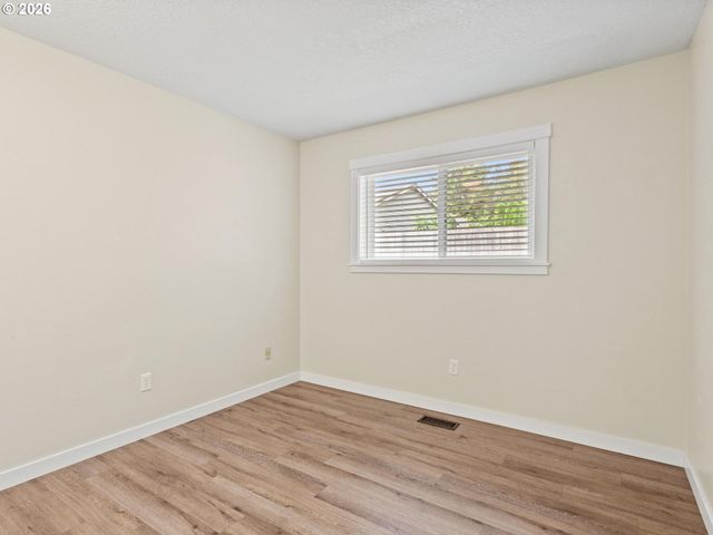 2564 BRONCO Ct, West Linn, OR 97068