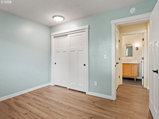 2564 BRONCO Ct, West Linn, OR 97068