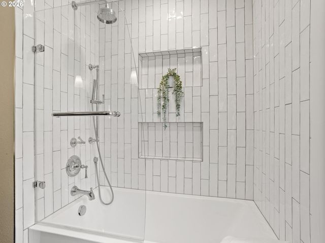2564 BRONCO Ct, West Linn, OR 97068