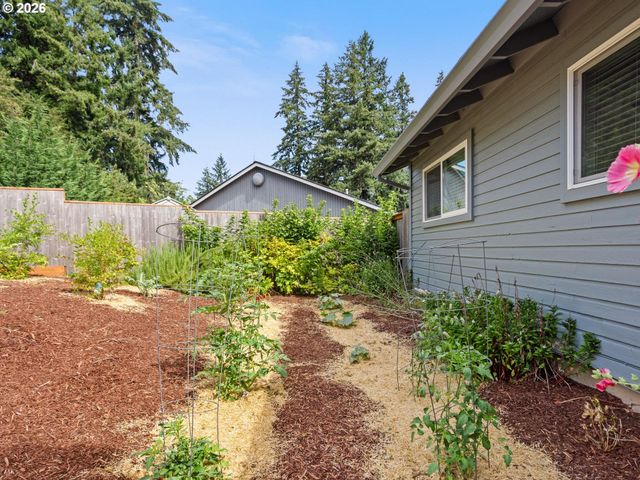 2564 BRONCO Ct, West Linn, OR 97068