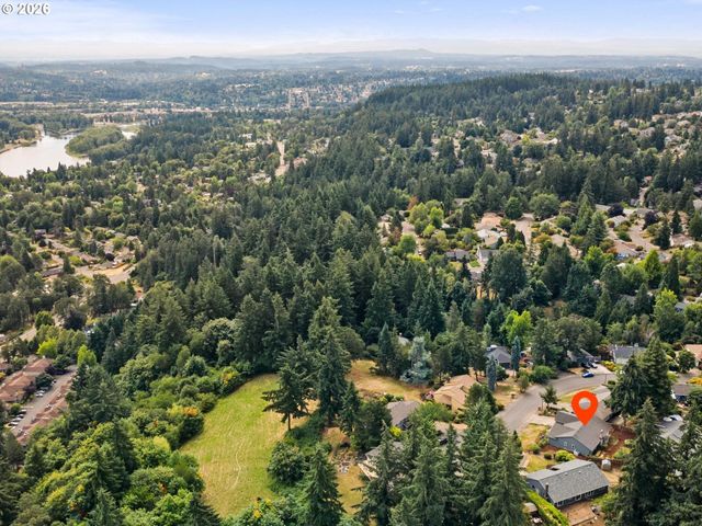 2564 BRONCO Ct, West Linn, OR 97068