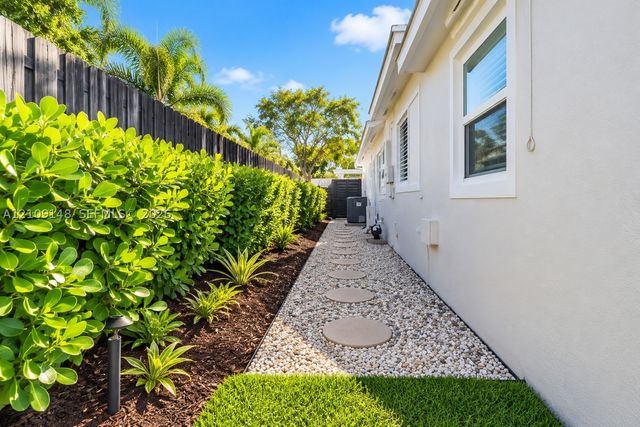 1701 SW 23rd Ave, Fort Lauderdale, FL 33312