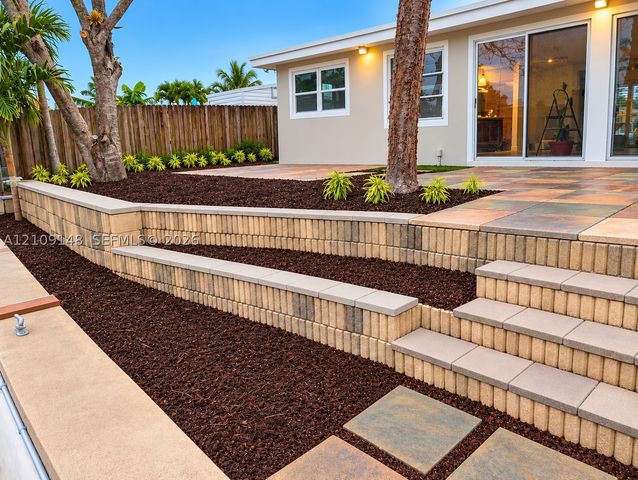 1701 SW 23rd Ave, Fort Lauderdale, FL 33312