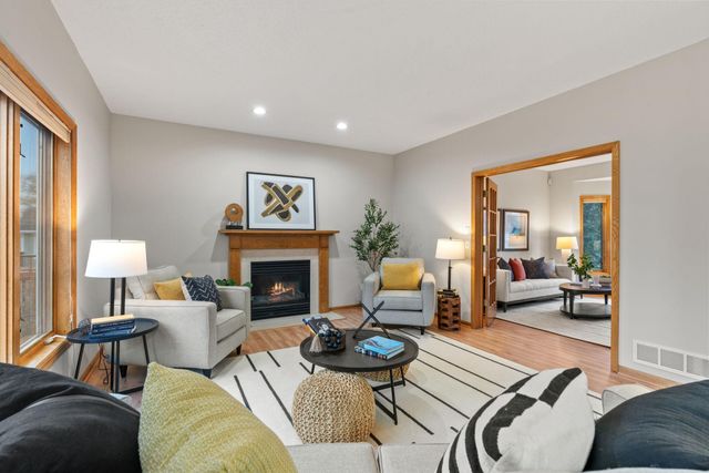 4290 Cottonwood Lane N, Plymouth, MN 55441