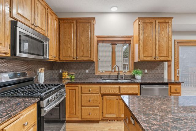 4290 Cottonwood Lane N, Plymouth, MN 55441