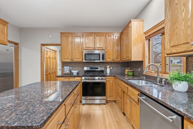 4290 Cottonwood Lane N, Plymouth, MN 55441