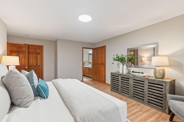 4290 Cottonwood Lane N, Plymouth, MN 55441