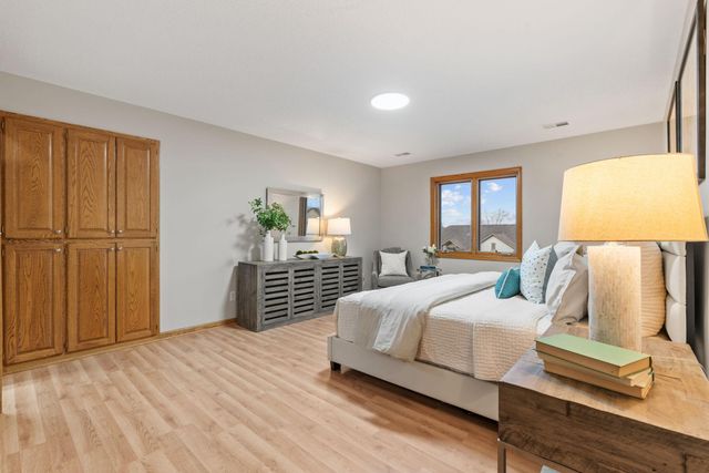 4290 Cottonwood Lane N, Plymouth, MN 55441