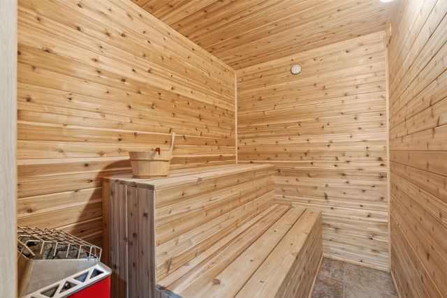 4290 Cottonwood Lane N, Plymouth, MN 55441