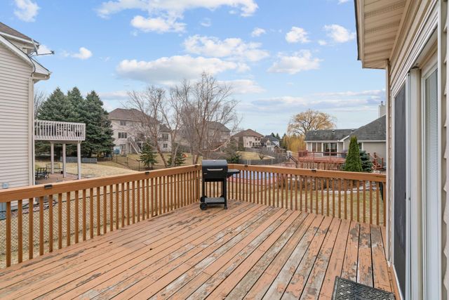 4290 Cottonwood Lane N, Plymouth, MN 55441