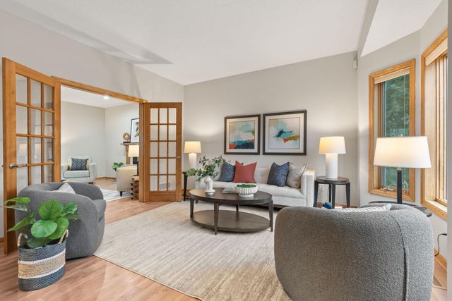 4290 Cottonwood Lane N, Plymouth, MN 55441