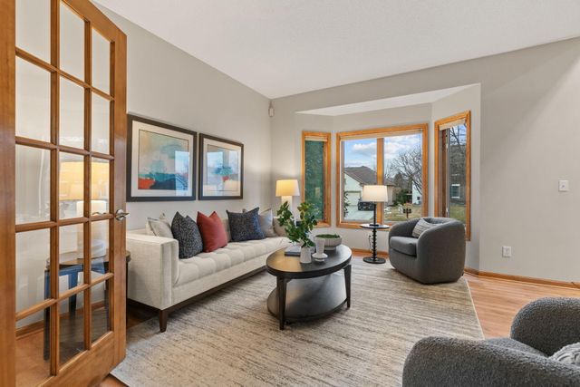 4290 Cottonwood Lane N, Plymouth, MN 55441