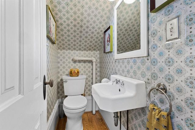 403 S CHURCH STREET, Neenah, WI 54956