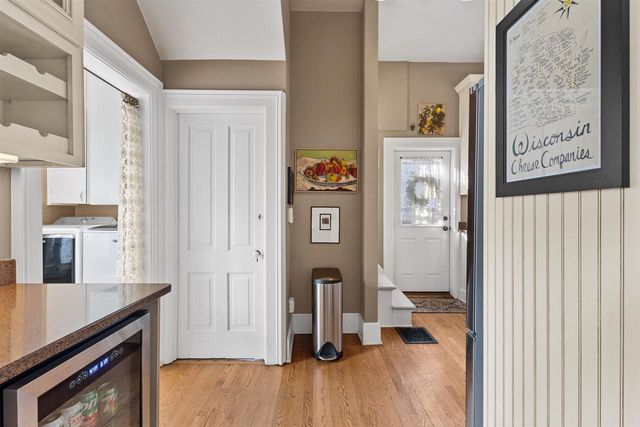 403 S CHURCH STREET, Neenah, WI 54956