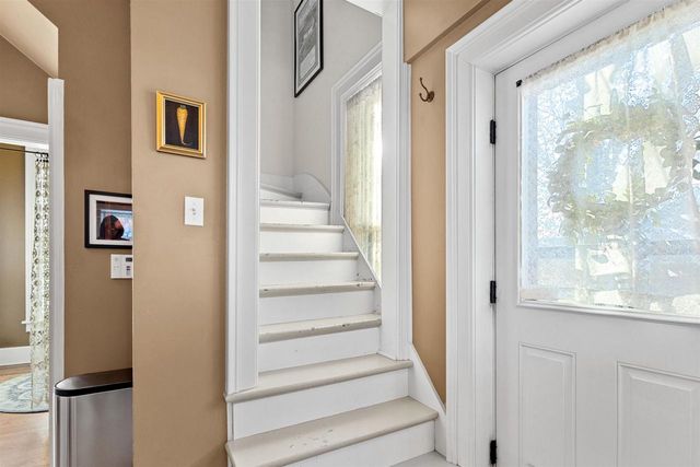 403 S CHURCH STREET, Neenah, WI 54956