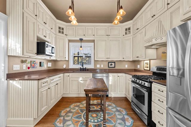 403 S CHURCH STREET, Neenah, WI 54956