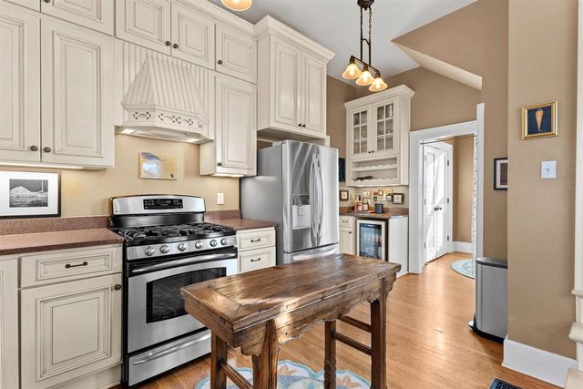 403 S CHURCH STREET, Neenah, WI 54956