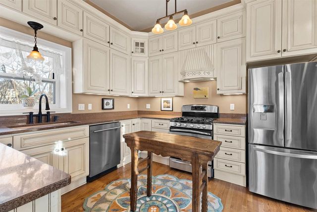 403 S CHURCH STREET, Neenah, WI 54956