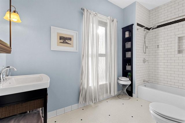 403 S CHURCH STREET, Neenah, WI 54956