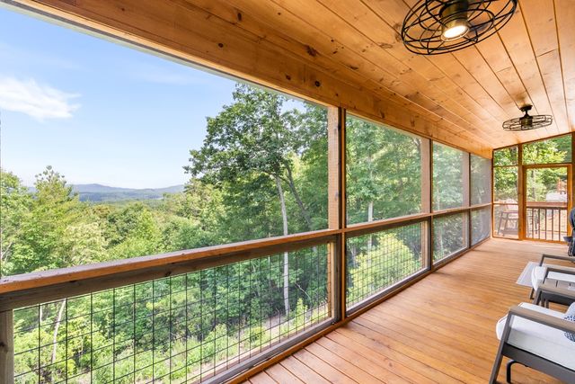 313 Lexington Drive, Brasstown, NC 28902