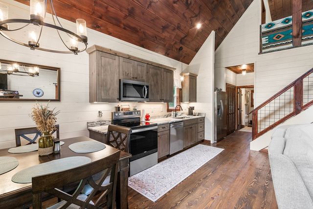 313 Lexington Drive, Brasstown, NC 28902
