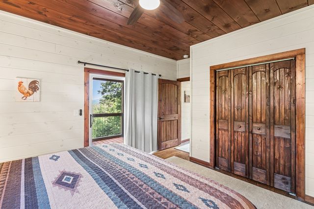 313 Lexington Drive, Brasstown, NC 28902