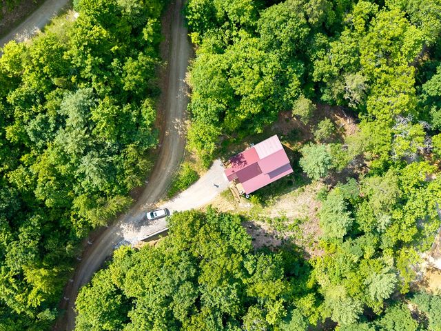 313 Lexington Drive, Brasstown, NC 28902