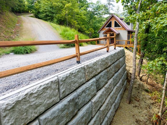 313 Lexington Drive, Brasstown, NC 28902