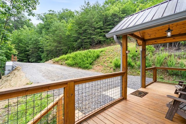 313 Lexington Drive, Brasstown, NC 28902