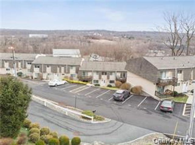 18 Pavilion Ridge Way 1, Suffern, NY 10901