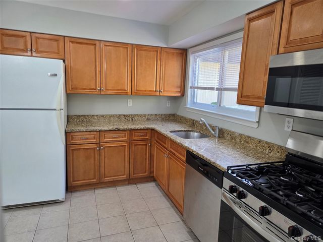 18 Pavilion Ridge Way 1, Suffern, NY 10901