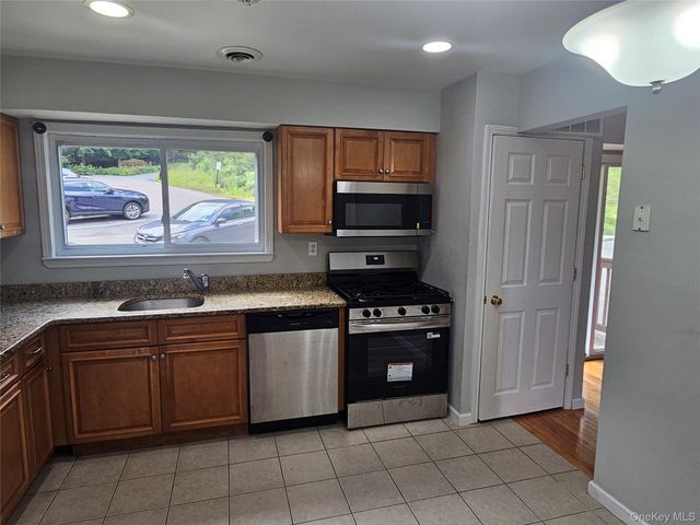18 Pavilion Ridge Way 1, Suffern, NY 10901