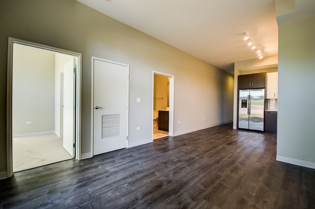 851 W Grand Avenue 102, Chicago, IL 60642