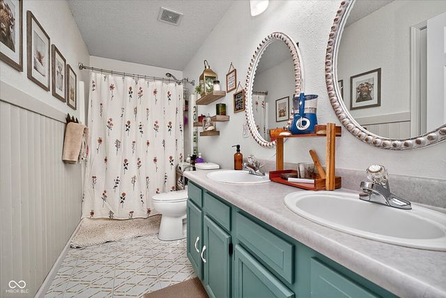 12304 Rambling Road, Fishers, IN 46037