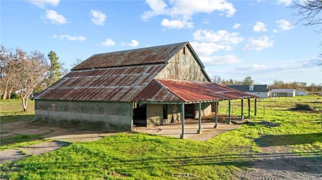 25245 2nd Avenue, Los Molinos, CA 96055