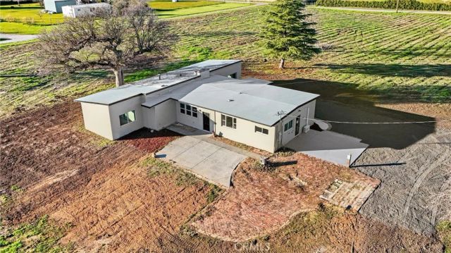 25245 2nd Avenue, Los Molinos, CA 96055
