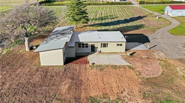 25245 2nd Avenue, Los Molinos, CA 96055