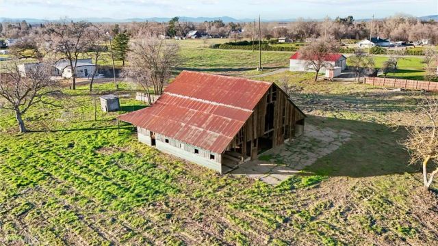 25245 2nd Avenue, Los Molinos, CA 96055
