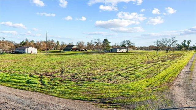 25245 2nd Avenue, Los Molinos, CA 96055