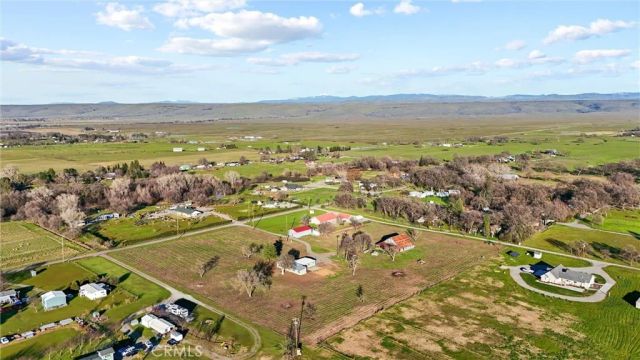 25245 2nd Avenue, Los Molinos, CA 96055