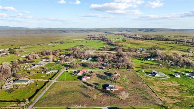 25245 2nd Avenue, Los Molinos, CA 96055