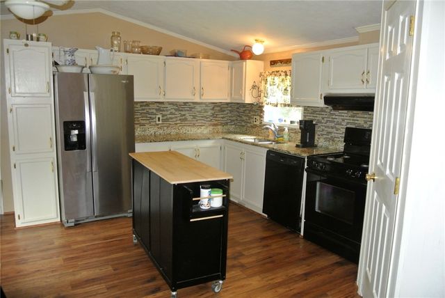 34 Kelly Lane, Coventry, RI 02816
