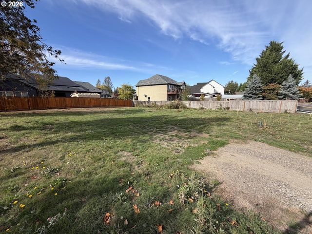 4630 Se SWEETBRIAR Rd, Troutdale, OR 97060
