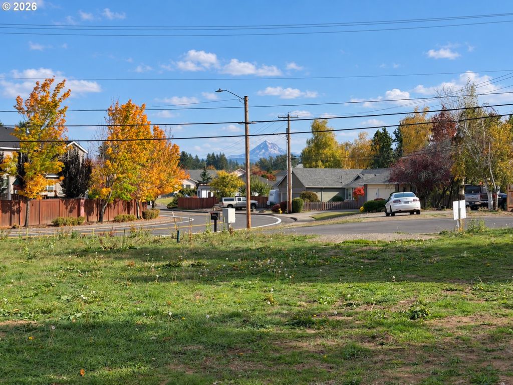 4630 Se SWEETBRIAR Rd, Troutdale, OR 97060