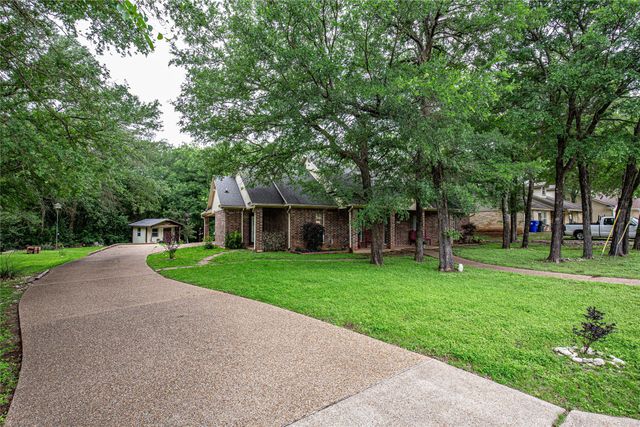 6400 Avon Drive, Waco, TX 76708