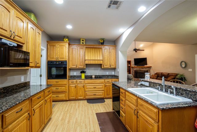 6400 Avon Drive, Waco, TX 76708